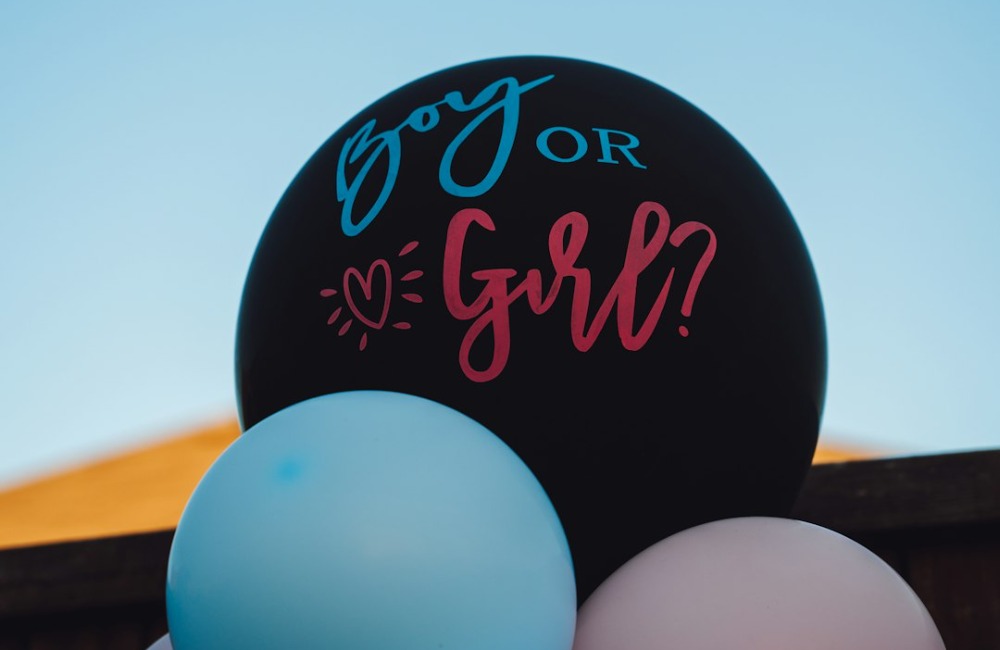 How to Tell Family a Baby’s Gender