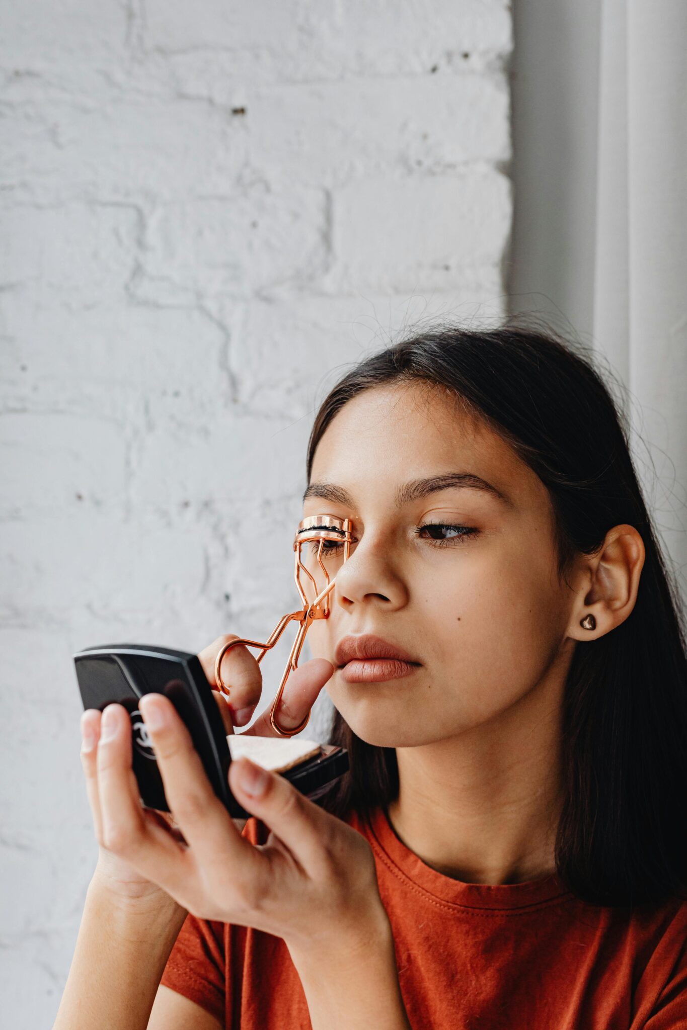 How Long Can I Leave False Eyelashes On? How long do they stay on?