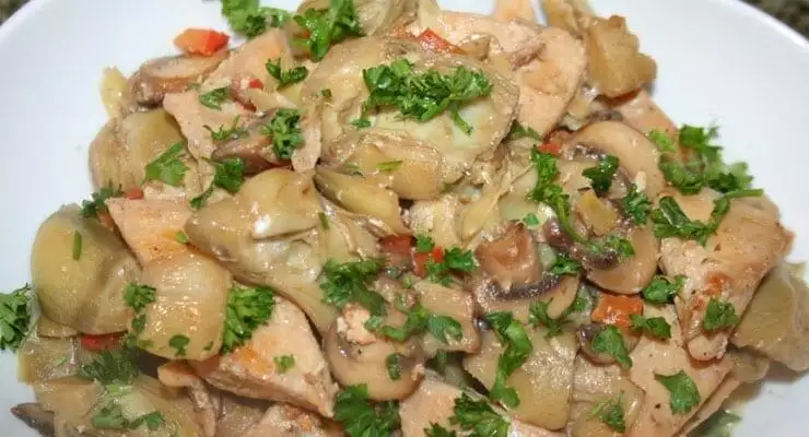 Sautéed Artichokes and Mushrooms with Chicken