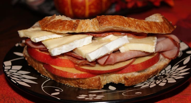 Creamy Brie, Ham and Apple Panini