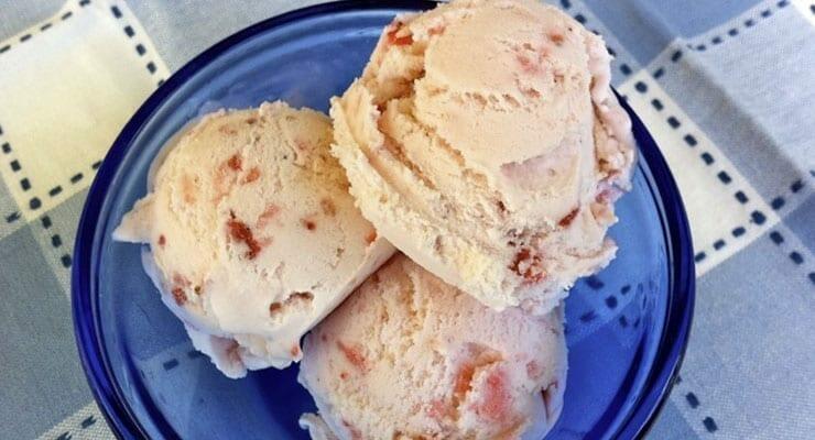 Homemade Strawberry Ice Cream
