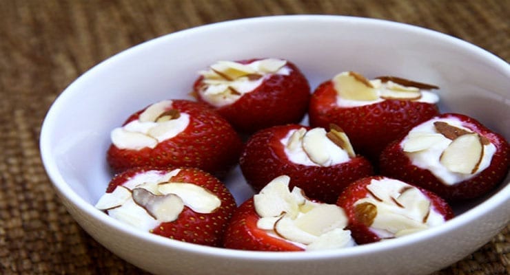 Strawberry Banana Cream Poppers