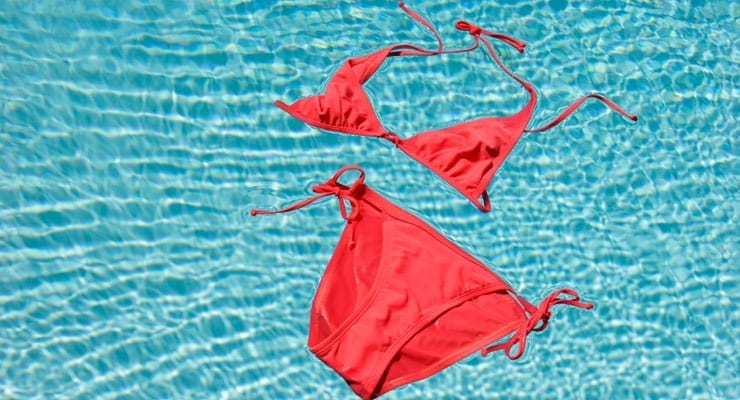 5 Tips to Keep Your Bathing Suit From Fading