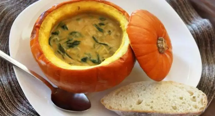 Creamy Pumpkin Spinach Soup And Pumpkin Bowl Recipe