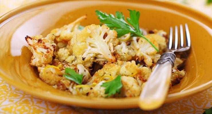 Spicy Roasted Cauliflower – The Perfect Healthy Snack!