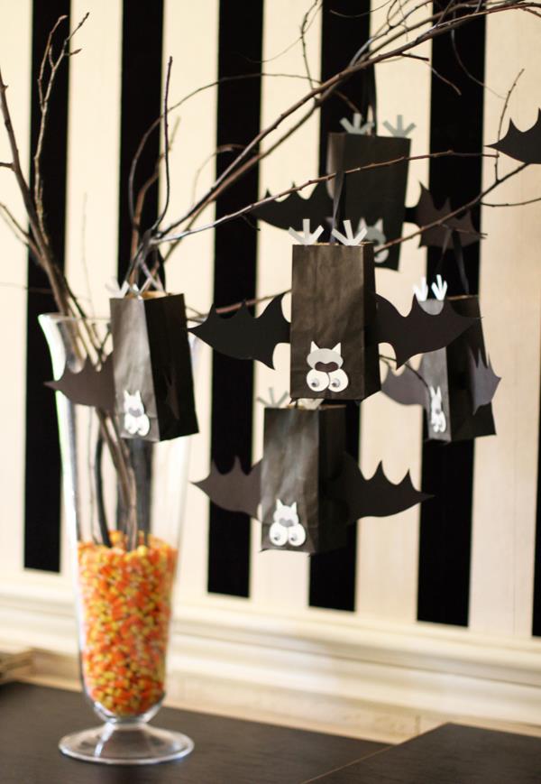 DIY Halloween Bat Treat Bags