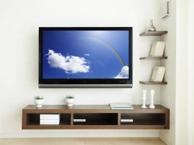Decorating Ideas for a Wall-Mounted Television