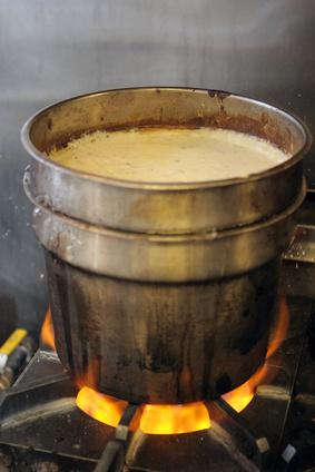 How to Clean Restaurant Oven Hoods