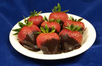 How To Make Strawberries Dipped in Chocolate