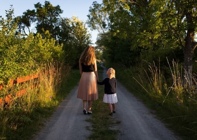 4 Tips To Balance Family and Career (Or At Least Try!)