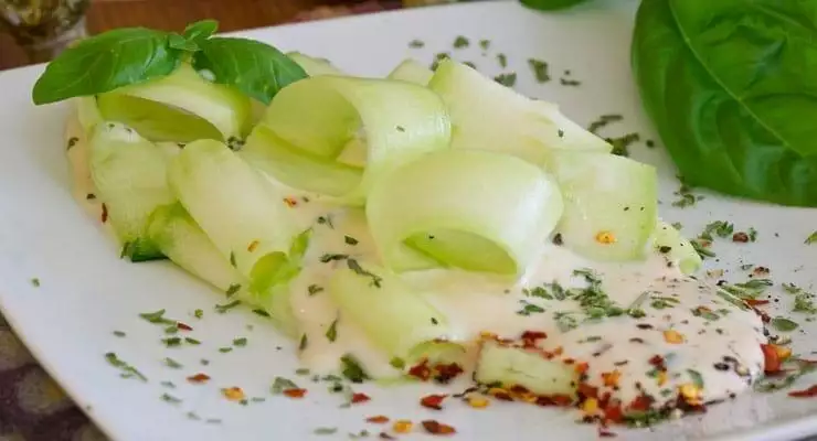 Healthy Zucchini Fettuccine Alfredo