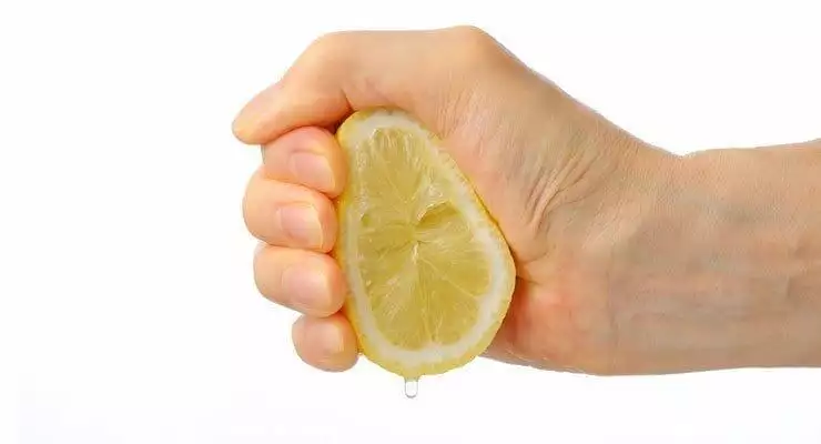 How Long Can You Refrigerate Fresh Lemon Juice?