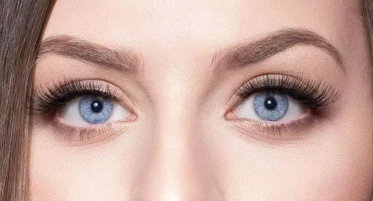 How to Take Off Fake Eyelashes Without Remover