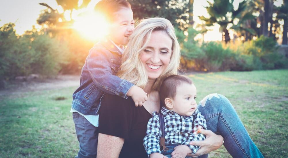 10 Things Happy Moms Do Differently