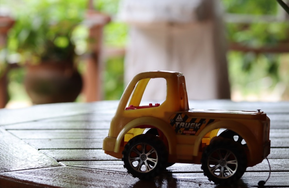 How to Transport Children Safely in a Pickup Truck