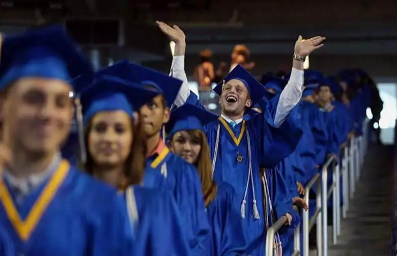 Is it Tacky to Include a Cashapp or Venmo Link on Your Child’s Graduation Announcement?