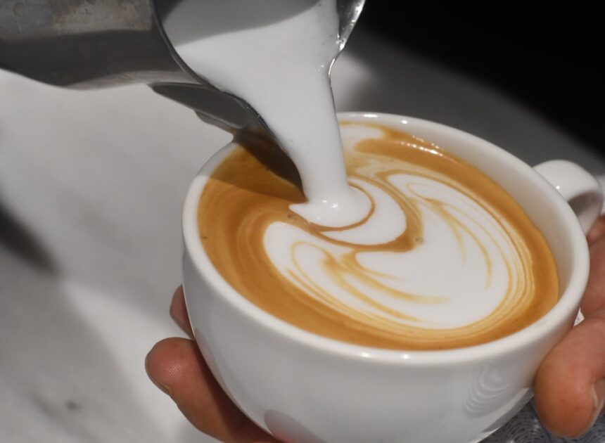How to Make a Banana Bread Latte in 7 Simple Steps